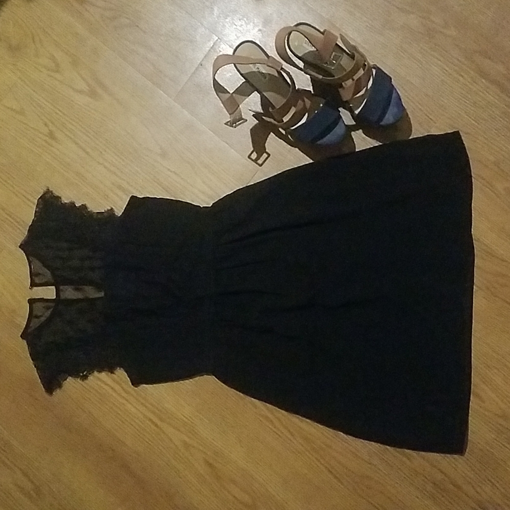 H&M black lacey dress